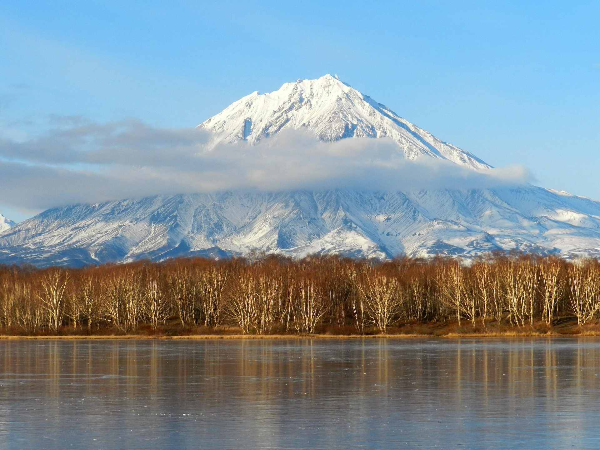 🏔 Тур к вулкану Корякская Сопка (Камчатка): приключение на высоте 3456 м