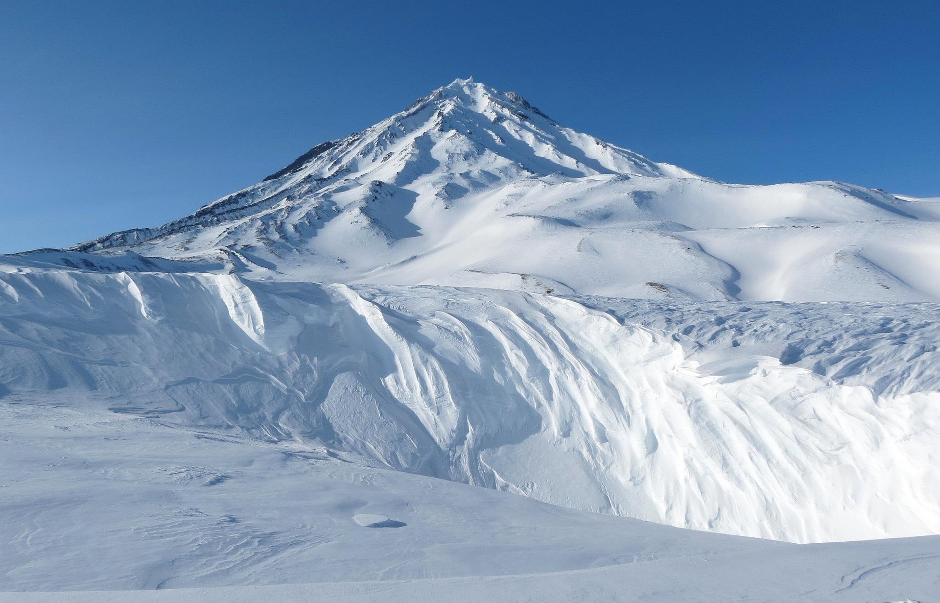 🏔 Тур к вулкану Корякская Сопка (Камчатка): приключение на высоте 3456 м